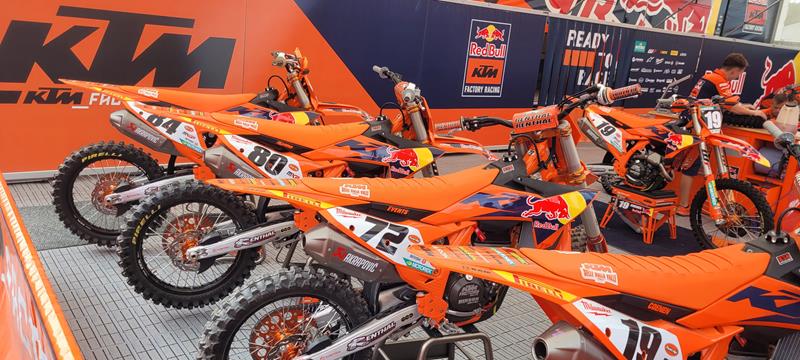 Dominancia techniky KTM v priamom prenose od OKR Moto